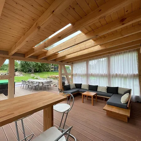 Luxus Fachwerkhaus Mit Sauna & Pool Buschvitz