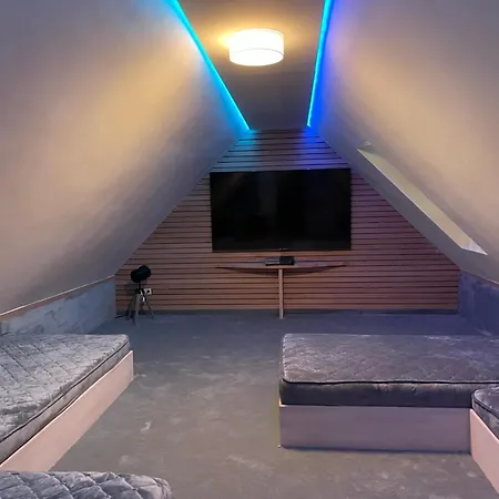 Luxus Fachwerkhaus Mit Sauna & Pool بيت للعطل Buschvitz